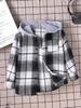 Camisa de Algodão com Retalhos e Xadrez para Meninos, Estilo College Casual com Capuz, Bolso, Manga Longa