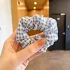 Goma para el pelo con estampado de leopardo marrón para otoño e invierno para mujer, scrunchie elegante y sofisticado para peinados de moño