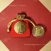Moeda de Ouro do Ano do Carneiro 2027 Moeda Comemorativa da Sorte Envelope Vermelho Carneiro do Zodíaco Conjunto Cinco Bênçãos para um Bom Começo, Presente de Vendas de Reunião Anual