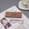 2022ins estuche para gafas de miopía pequeño fresco de alta gama estudiante hombres y mujeres portátil compresión logo retro Nuevo