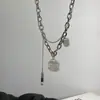 Colar Minimalista Estilo Europeu e Americano em Aço Titânio para Mulheres, Corrente de Suéter Clavícula Multicamadas Personalizada em Aço Inoxidável, Pingente Versátil Ins Hip-Hop