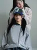 Moletom Listrado com Zíper Assimétrico Estilo Coreano para Meninas e Mulheres Outono Inverno com Capuz Versátil Casual Y2K Jaqueta Leve Estilo Asiático