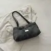 Hebilla de cinturón vintage moderna y única, bolso de axila estilo baguette para mujer, nueva colección otoño/invierno, bolso de hombro versátil para el trabajo y el ocio
