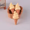 Simulação de Casquinha de Sorvete 3D DIY Comida em Miniatura Brinquedo Decoração de Casa de Boneca Pingente de Resina Materiais Artesanais
