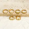 Pendientes de botón redondos de circonita de moda versátiles europeos y americanos para mujer de acero inoxidable, aretes de aro simples y elegantes chapados en oro de 18 quilates, venta al por mayor