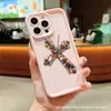 Capa Protetora para Celular Apple 11/12/13/14/15/16 Pro Max com Cruz de Diamante