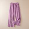Calça de Algodão e Linho Estilo Chinês Plus Size 100kg Calça Casual Bordada Estilo Étnico de Verão Calça de Perna Larga Solta Retrô para Mulheres