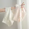 Calcinhas de algodão puro antibacteriano 10A para meninas com entrepernas estendida e jacquard de morango, cuecas respiráveis de cintura média que modelam o quadril para estudantes