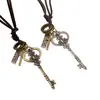 Venta directa de fábrica joyería europea y americana comercio exterior collar punk nuevo collar de cuero de vaca aleación llave grande collar largo de cuero