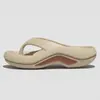 Nuevas chanclas de suela gruesa para mujer, para uso exterior en verano, antideslizantes, resistentes al olor, a la moda y versátiles, chanclas de alta gama para playa y costa