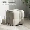 Taburete pequeño de madera para uso doméstico, taburete bajo creativo y elegante, taburete para cambiarse los zapatos, reposapiés para sofá de sala de estar