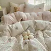 Juego de cuatro piezas de gasa de doble capa Clase A, funda de edredón de algodón puro estilo ins fresco y simple con dibujos animados para estudiante, juego de ropa de cama de tres piezas para dormitorio de estudiante