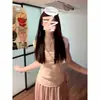 Camiseta de punto de manga corta de color verde menta dopamina brillante para mujer, nuevo top ajustado de cuello en U deslumbrante para principios de verano 2026