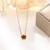 Acero de Titanio Color Dorado de 18K Collar, Pulsera, Pendientes y Anillo de Trébol de Cinco Hojas Lisos, Set de Cuatro Piezas, Joyería de Moda para Mujer