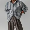 Camisa casual de manga larga a rayas multicolor estilo japonés para hombre, fina y transpirable para otoño, protectora del sol, holgada y versátil, tipo chaqueta