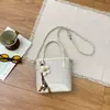 Bolsos Bonitos de Moda Populares Este Año, Bolso de Mano de Moda de Verano con Estampado de Cuadros para Mujer, Bolso de Hombro Versátil Elegante Nuevo 2026