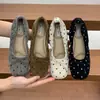 Sapatilhas de Lona com Bolinhas e Laço Femininas 2026 Novas Brancas Francesas Baixas Bico Redondo Sapatos Planos