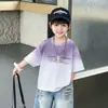 Conjunto de Verão para Meninos 2026 Novo Estilo Crianças Bonitas Camiseta de Manga Curta T Menino Roupas de Verão Estilo Coreano Shorts Jeans Rasgado