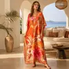 Novo Vestido Longo Estampado Gola V Estilo Boho 2026, Saída de Praia Solta com Proteção Solar, Vestido para Férias na Praia