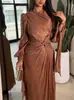 Moda Femenina Europea y Americana Transfronteriza Otoño/Invierno 2024 Sitio Web Independiente Amazon Vestido de Noche Brillante con Cinta Plisada