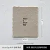 Estilo cool ins, letras inglesas artísticas, cartões com franjas, nail art, joias, adereços de fotografia, decorações de fundo e peças de exibição