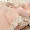Juego de cama de cuatro piezas de terciopelo coral de leche engrosado de doble cara, ropa de cama de franela de invierno, falda de cama más gamuza, sábanas, funda de edredón