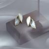 Pendientes de hoja de lujo ligero para mujer, nicho de otoño, lujo ligero, estilo frío, pendientes colgantes de aceite, joyería de oreja simple estilo Mori, nuevos