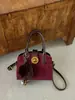 Bolso de mano vintage estilo francés para mujer, nueva colección otoño/invierno 2025, bolso de hombro moderno y versátil, bolso cruzado de nicho para el día a día