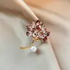 Broche Borboleta de Vidro de Luxo de Alto Padrão Transfronteiriço, Cristal Retro Incrustado com Diamantes, Elegante e Estiloso Broche para Blazer de Terno para Mulheres