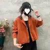 Jaqueta Capuz Colorida Retro Artística Feminina Primavera e Outono Bolso Grande Solta Casual Emagrecedora Cardigan Top Versátil
