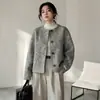 Casaco de Lã Marrom com Gola Redonda Feminino Outono Inverno 2026 Lançamento Novo Cardigan de Lã Dupla Face Estilo Chanel Top Confortável