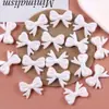 Moda y Versátil Lazo Blanco Agujero Recto Lazo Accesorios para el Cabello con Cuentas Pendientes Joyería DIY Accesorios Hechos a Mano Venta al Por Mayor
