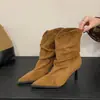Botas de tornozelo femininas estilo coreano retrô, bico fino, salto agulha, com franzidos, nova coleção outono/inverno, botas curtas de camurça de salto alto, botas de cano curto justas