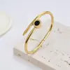 Pulseira de Unha em Aço Titânio Feminina de Alta Qualidade Preta com Números Romanos Resistente à Cor Retro Personalidade Nicho Pulseira de Aço Titânio