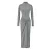 Do2601-25 Estilo Novo de Inverno Estilo Americano Vestido Puro Desejo de Gola Alta com Design de Dobra na Cintura, Manga Longa Justo ao Corpo e que Valoriza a Silhueta