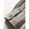 Camisa de manga larga para hombre, nuevo estilo de otoño, camisa holgada a rayas retro japonesa, top de trabajo casual moderno, chaqueta ligera