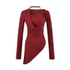 Camiseta elegante de manga comprida, estilo two-piece falso, com gola halter irregular, novo estilo de outono, cintura franzida, justa ao corpo, top sexy para mulheres