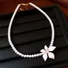 Collar con Colgante de Flor de Zirconia con Perlas, Lujo Ligero, Gama Alta, Cadena Sencilla para Clavícula, Joyería Elegante y Versátil
