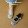 Chinelos de Tecido Estilo Coreano com Biqueira para Mulheres com Pérolas Pequenas Decorados com Vazados para Pessoas Baixas~