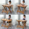Mesa de estudo infantil é ajustável e dobrável, adequada para escrever e lição de casa, design simples para uso doméstico, conjunto de mesa e cadeira para aluno do ensino fundamental