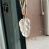Pendente Folha Dourada de Calcedônia Branca Natural Atacado Ao Vivo Pingente Folha de Ágata de Gelo Alto Colar com Pingente de Jade Pingente