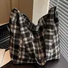 Bolsa Xadrez para Faculdade para Mulheres 2026 Nova Versátil Bolsa de Ombro Tote Estilo Relaxado Grande Capacidade Bolsa Transversal
