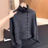 Tejido de punto a rayas estilo coreano de cuello alto medio para mujer 2025 Otoño e Invierno Nuevo Delgado para tallas grandes mm Cubre la carne Tops de nicho
