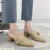 2026 Novas Mules Retrô de Bico Fino com Salto Médio Estilo Coreano com Rebites da Moda, Sandálias Casuais Femininas para Uso Externo