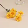 Flor artificial de cinco cabezas, pequeño crisantemo silvestre, salón de bodas, material floral de embalaje suave, flor para guía de camino, arreglo floral, crisantemo de fuegos artificiales, margarita, flor decorativa para el hogar