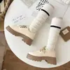 Meias 3/4 Femininas Costuradas, Meias Longas Quentes para Primavera e Outono, Afinando, Blocos de Cor Preto e Branco, Meias Longas Empilhadas Retro de Tubo Médio-Alto