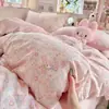 Conjunto de cuatro piezas de hilo suave y esponjoso tipo nube, Clase A, apto para bebés, conjunto de tres piezas para dormitorio de estudiante, sábana de dormir sin estampado estilo caricatura