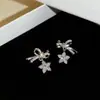 Aretes de Lazo con Goteo de Aceite de Aguja Plateada para Mujer, Aretes Dulces, Delicados y Elegantes con un Toque de Lujo Ligero y de Alta Gama, Presentando un Diseño Único
