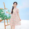 Vestido de menina, vestido de verão em seda gelada, nova roupa infantil estilosa, vestido de princesa floral para menina, vestido infantil com mangas bufantes