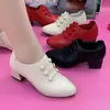 Zapatos de cuero para mujer 2026 nuevo modelo zapatos de vestir para otoño, zapatos de madre con tacones gruesos, versátiles y populares, suela suave y parte superior suave, zapatos de tacón medio para mujer